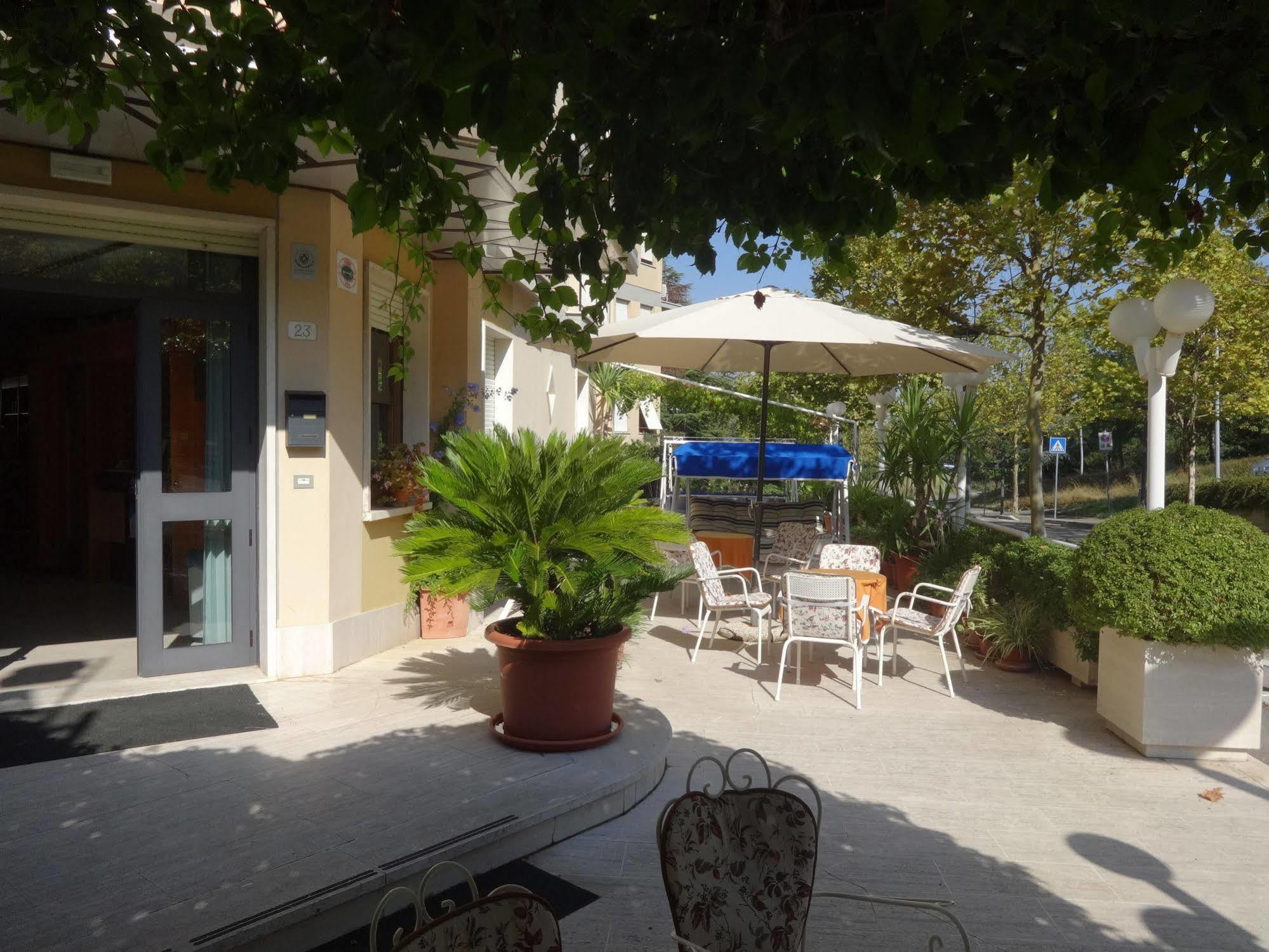 Hotel Saturno Chianciano Terme Exterior photo